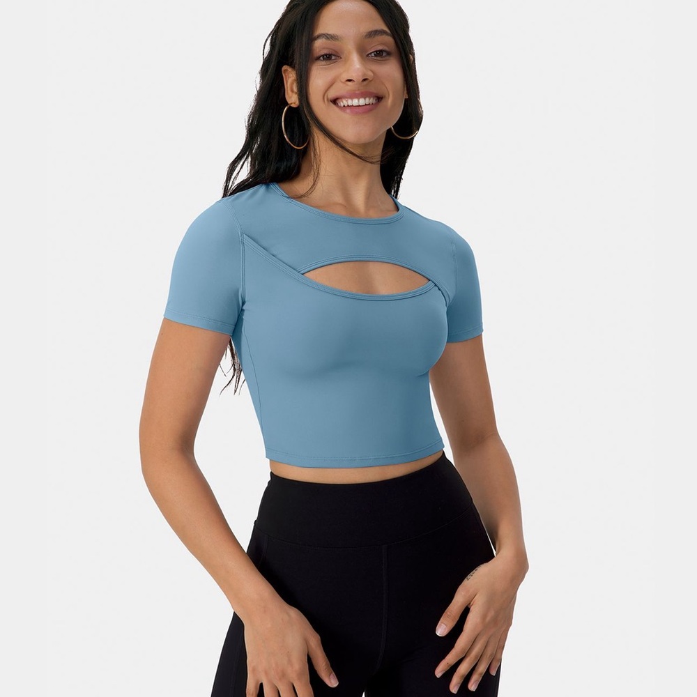 Halara Top size small NWT